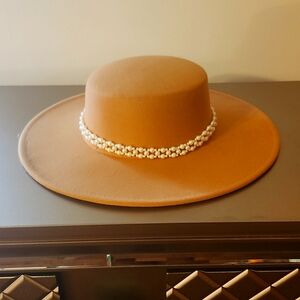 Camel pearl bolero brim hat